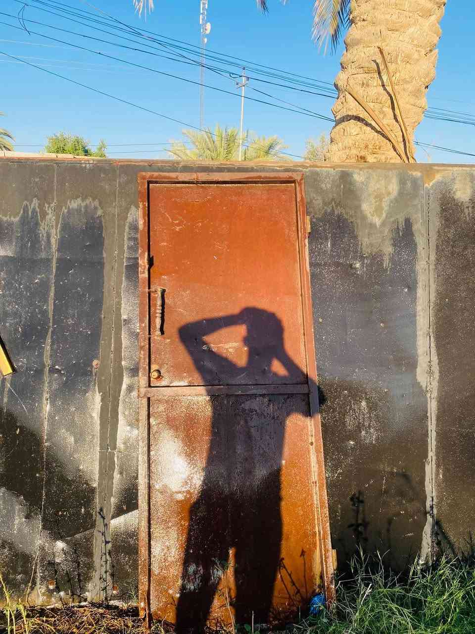 باب خارجي ( سلايت) للبيع
طولة (٤أمتار) يعتاز ترتيبات 

للاستفسار (***********)
