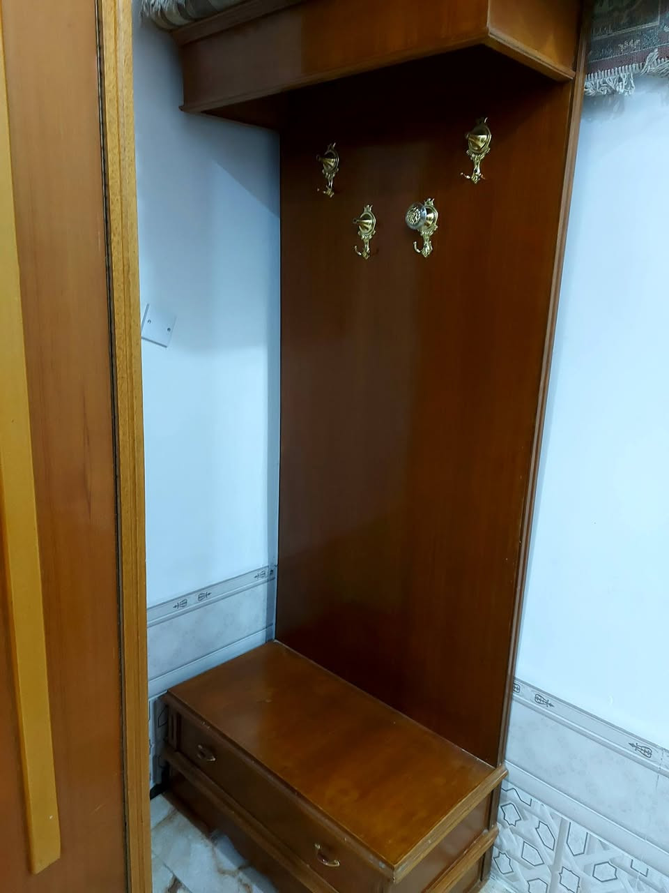 السلام عليكم غرفة اخشاب صاج نجارة ال عبد الزهرة كنتور طابقين ابو ستة مع ملحقاتها السعر١/٢٥٠ مليون المكان الشطرة الاتصال على الرقم ***********
