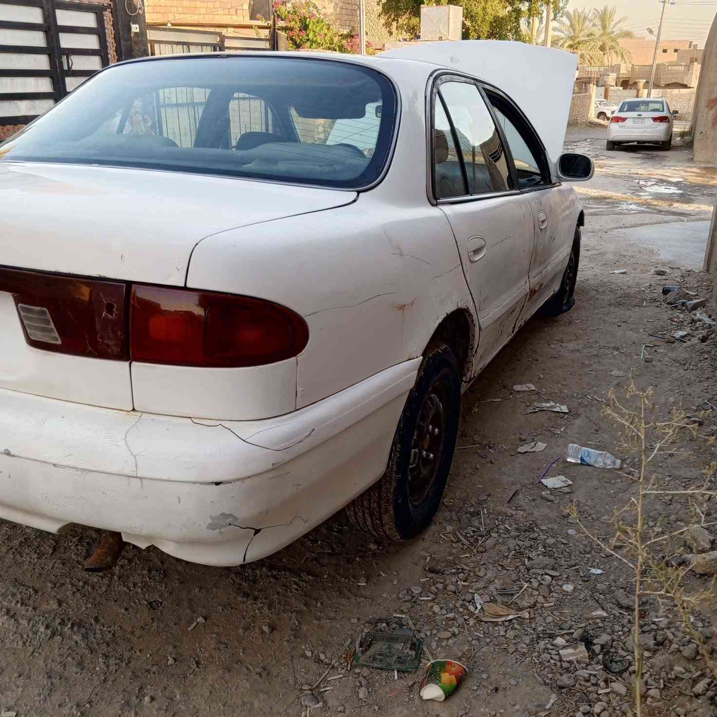 السلام عليكم 
سونتا تو موديل 95
محرك 1800لا تبخير لا تنقيص
كير اوتو
تبريد شغال بس يردلا غاز
رقم اسود مكمرك كامل 
السياره جدا نضيفه عوزها سمكره بوب ودوسات فقط 
السعر22$وبيها مجال 
الاتصال ***********
