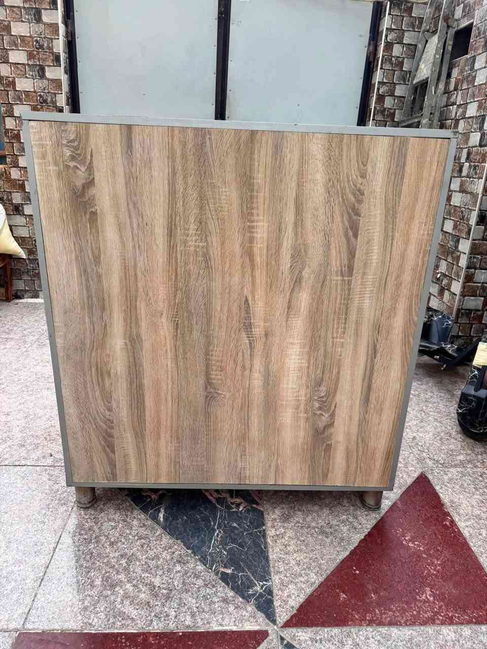 السلام عليكم غراض للبيع
 سبلت 3 طن عمودي استخدام اقل ال6 اشهر 
سبلت توسوت تعليك
وميز كاشير 
الناصرية مركز 

وات او اتصال موجود ***********

