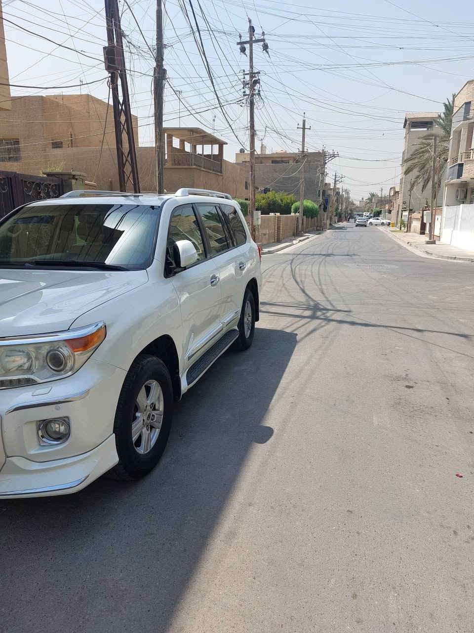 لاندكروز ٢٠١٢ فطيم ماشية بحدود ٢٠٠ الف مكفولة من الصبغ عدا بارد بسيط جهة باب السايق رق بغداد بأسمي مراوس لاندكروز ٢٠١٩ - ٢٠٢١
