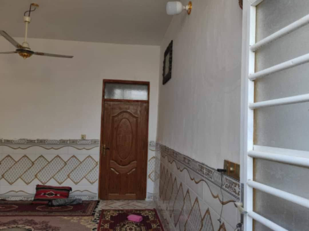 🏡 بيت 100 متر ب 33 مليون وبيه مجال 

طابو زراعي سند 25 
( مشمول بلتطويب ومرقم من البلدية)  

| الأساس والسقف: كونكريت
البناء بلوك 

🔹 مواصفات البيت:
✅ غرفة نوم 🛏️
✅ صالة 🛋️
✅ صحيات داخل وخارج  🚽
✅ مطبخ 🍽️
✅أستقبال 

🔹 الخدمات المتوفرة:
💧 ماء | ⚡ كهرباء | 🚗 شوارع مبلطة | 🏫 مدارس قريبة

📍 الموقع: النجف – شارع الصب مقابل قرية الغدير عمود 276 

📞 للتواصل: ***********
