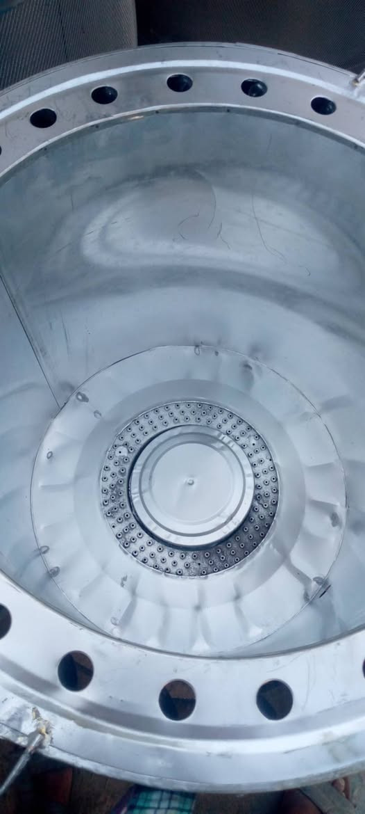 صناعتنا فخرنا.. 
تنور عراقي  درجة اولى حافظ للحرارة عميق 💯 ثقيل  حديد0.7 كاكات اصلية عين هيتر  ويتوفر بوري   حجم الوسط ياخذ من اربع الى خمس خبزات.  يوجد توصيل داخل النجف شرط الفحص تخفيضات معمل حسين الجبوري النجف الاشرف حي الحرفين
***********
***********
***********
