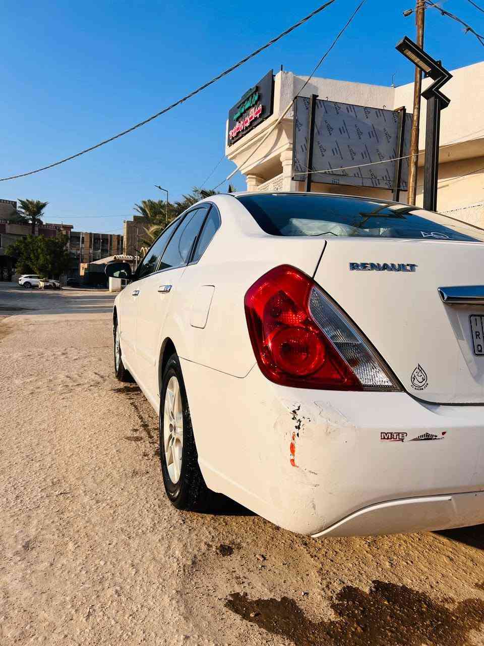 رينو سافران 4سلندر 
2010 كير مكينة تبريد كله مكفول 
رقم انجليزي سنوية 30 بأسمي رقم مميز 
سيارة حلوة وجاهزة 
بيها جاملغ خلفي خلف السائق 
وبيها طخات بسيطة تجي وتشوفها 
السيارة معروضه 87 وبيها مجال 
مكاني حلة مركز 
***********
