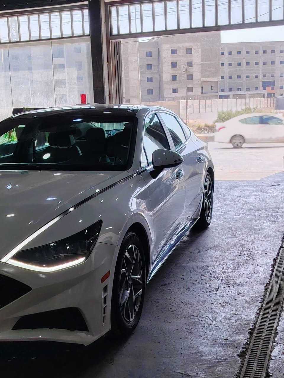 السلام عليكم 
سوناتا 2023 فوول دواخل ابيض تبريد قطعتين
ماشيه ٣٢ الف ميل واجت من امريكا 17 الف
حادث خفيف بدون بدون دواخل بدون شاصي
رقم اربيل تربد تحويل او وكاله السياره نظيفه
مكاني ديوانيه  السعر 165 قفل قفل قفل بدون عمله
شرط تفحص سونار وتاخذ السياره ***********

نص مكتوب في الصور:
- 54577405X