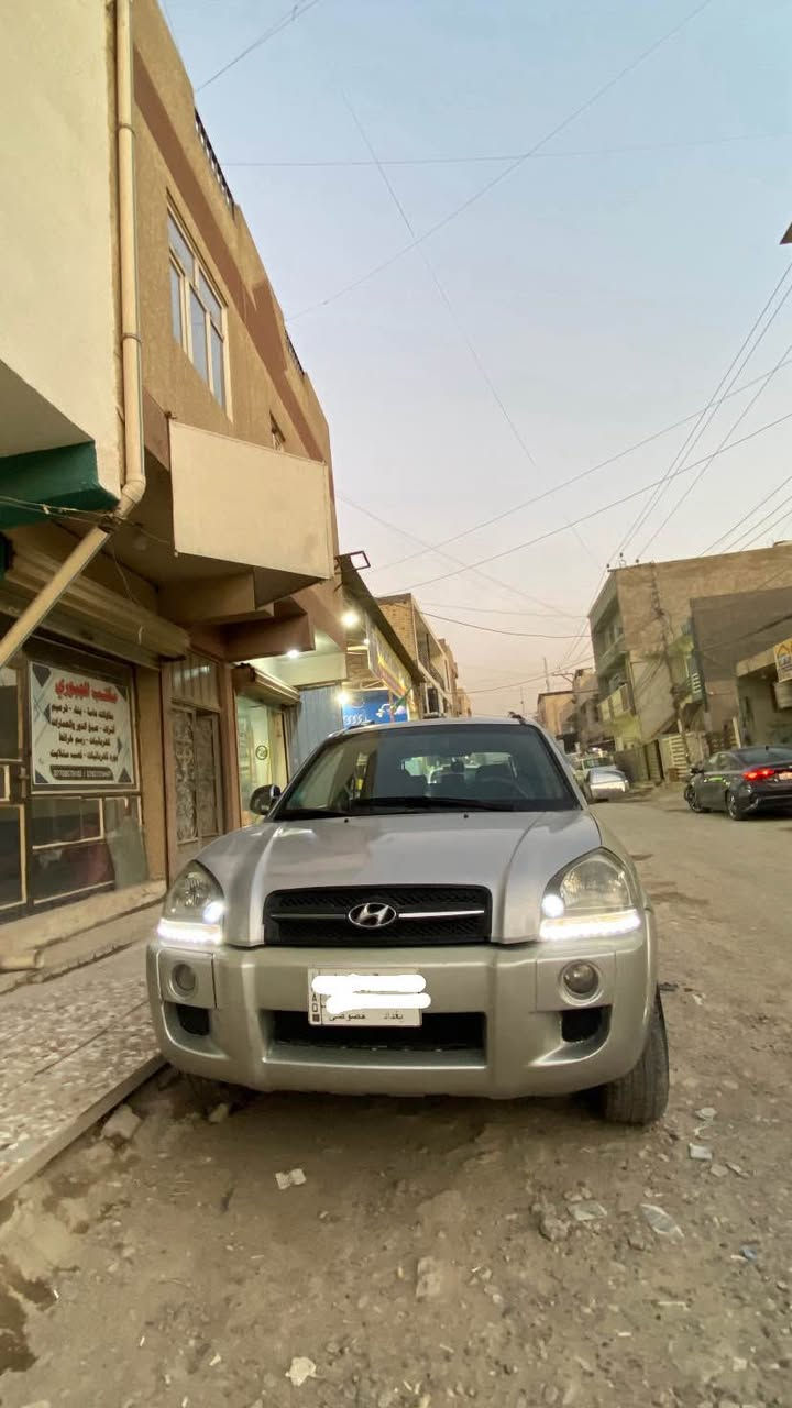 السلام عليكم…

للبيع 
 توسان 2008 رقم بغداد

مكينه دوش 2000
سنويه إلى سنه 2029
كشر بلادي مابيها اي ضربه مع سونار 
فتحة سقف 
المكينه بلادي لاتنقيص ولاتبخير
جرس الشركة شغال
تبريد ثلج 
كشنات جلد أصلي 
تخم تاير جديد 
شاشه مع كامره خلفيه
حساسات خلفيه 
سيارة مال جناي 
السعر 120 ورقه بيها مجال بسيط لشراي 
الاتصال على الرقم ( *********** )
غير متواجد ع الفيس بغداد, العراق
