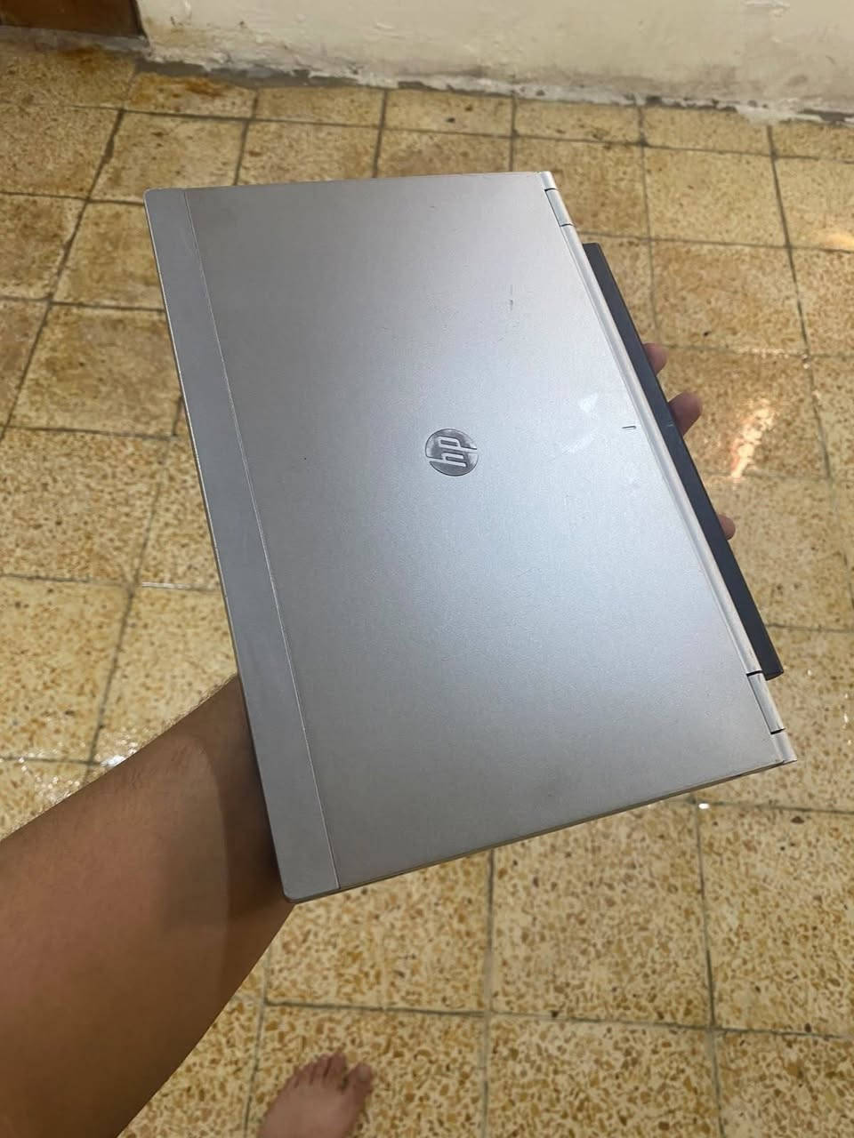 السلام عليكم لابتوب hp للبيع 
نضيف كلش جديد
cori  i5
Ram  4GB
حجم الشاشة 13 انج
بطارية طول شحن من ساعة الى ساعة ونص
منافذ usb /منفذ قرص 
ملحقات شاحنة فقط 
السعر 85 وبي مجال 
مكاني صويرة حي العسكري
***********
