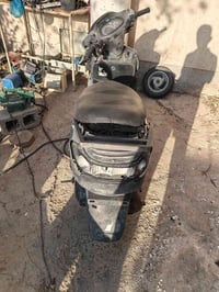 عندي دراجه للبيع ومثل ماشفون ٠٧٨٠٩٣٣٨١٢٠/٠٧٥٠٥٢١٦٦٧٢