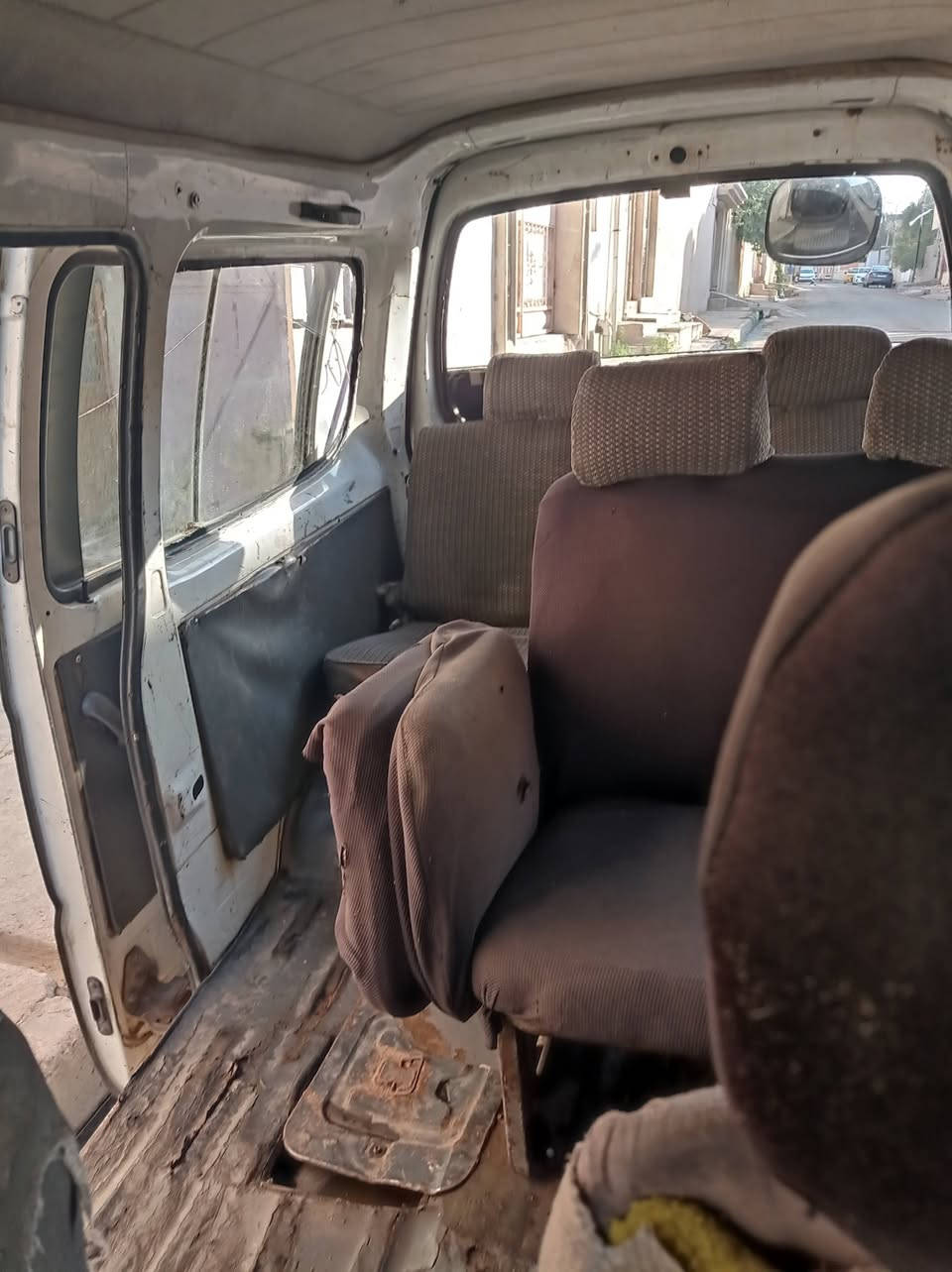 فاو للبيع مكينه كير شرط طخم نصيف تايرات جديد باتري جديد السعر 22 رقم دولي بااسمي  للتواصل ***********
