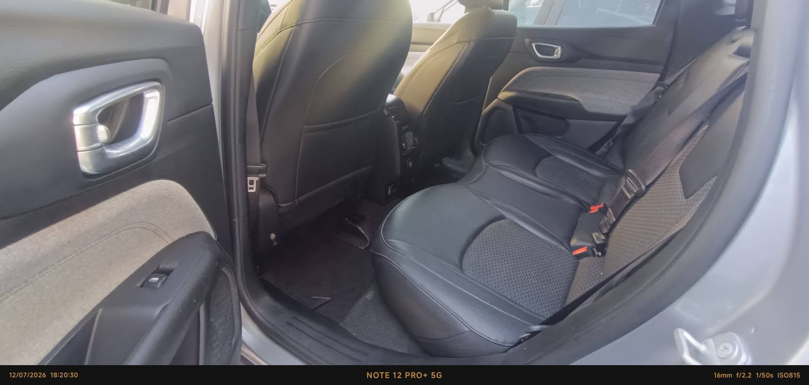 Jeep Compass 2024
لون سلفر 
ماشيه 50 الف ميل
سعر 138 ورقه بدون رقم
حادث سيارة/ ربع بوند فقط صبغ  دواخل مكفوله بدون لغد وبدون شاصي
ايرباك طاك ومرجع سستم شركه 
مواصفات latitude 
بصمه + شغال عن بعد
كشنات جلد 
فور ويل 4×4
تحكمات فول 
تحديد مسار+ قيادة ذاتيه
رادار امامي و جوانب
شاشه ايباد كبير
بريك بصمه 
3 انظمه للقيادة SAND MUD / SNOW /  AUTO
راديترات و ردار و حجر بيئه بلادي شركه 
رقم كاتي تترقم محافظات الاقليم/ اربيل/دهوك/ سليمانيه حلبجه 
مده الترقيم 90 يوم من تاريخ الشراء 
بيع فقط بدون مراوس 
سيارة في اربيل شركه نور البصرة موجوده 
***********
*********** أربيل, العراق

نص مكتوب في الصور:
- 74008275X
- 12/07/2026 18:20:37 NOTE 12 PRO+ 5G 16mm f/2.2 1/50s ISO344
- 12/07/2026 18:21:01 NOTE 12 PRO+ 5G 16mm f/2.2 1/50s ISO662
- 12/07/2026 18:20:30 NOTE 12 PRO+ 5G 16mm f/2.2 1/50s ISO815
- 12/07/2026 18:21:37 NOTE 12 PRO+ 5G 16mm f/2.2 1/50s ISO310