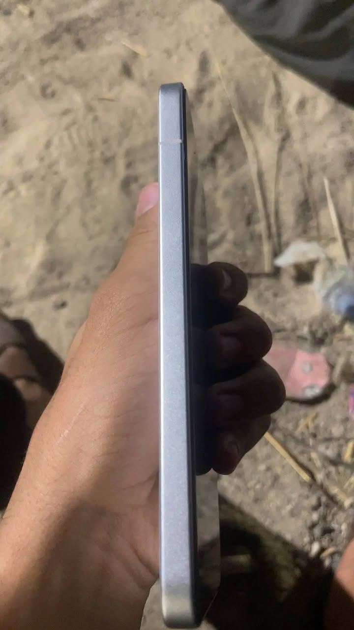 بوكو F7 بعده بلاد للبيع قفلل550
زلغ مابي نقطه بشاصي مابي يلمع لمع يخبل ذاكرة 512/24 جهاز قوي كلش وحلو وصارله اقل لشهر عندي غراضه كامله شاحنه90w
عنواني بصرة قضاء المدينة بلكورنيش التقي ماعندي توصيل وماراوس
الرقم ***********

نص مكتوب في الصور:
- Xiaomi HyperOS 3.0.302.0 اسم الجهاز POCO F7 التخزين ٥٢٨,٦ ج.ب / ٥٢٨ ج.ب (16 ج.ب لتمديد المخزن) إصدار نظام التشغيل (ل POCO 3.0.302.0.WOLMIXM.C06 إصدار Android 16 BP2A.250605.031.A3 تحديث أمان نظام Android 2026-05-01
- ٧:٤٨
- حماية البطارية
- معلومات البطارية
- صحة البطارية
- ٩٨%
- الدورات
- ٢٦٧
- بيانات التصنيع
- يونيو ٢٠٢٥
- أول استخدام:
- نوفمبر ٢٠٢٥
- حماية شحن البطارية
- شحن كامل
- لتمديد عمر البطارية، سيتوقف الجهاز عن الشحن عندما يصل مستوى البطارية إلى ٨٠% وسيقوم بالشحن الكامل فقط عند
- الجدول الزمني
- الشحن الذكي
- لإطالة عمر البطارية، سيتعلم النظام كيفية شحن جهازك ويتوقف عن الشحن عندما تصل نسبة البطارية إلى ٨٠% في الحالات المناسبة.