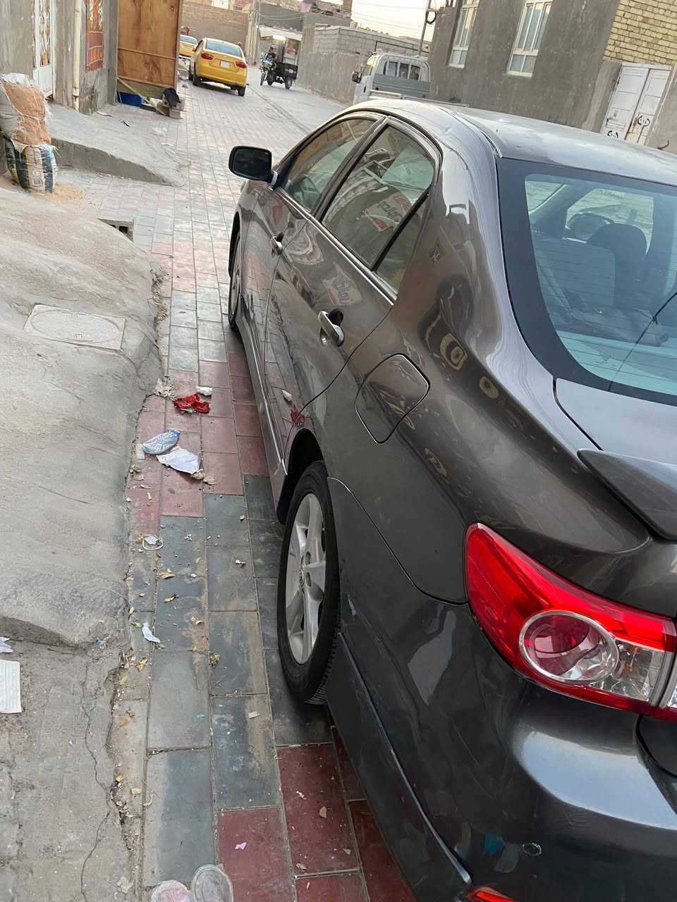 السلام عليكم كورلا 12 للبيع حادث امريكا بس جوملغ خلفي بلعراق بدلت بابين اصليات بدون دواخل سيارة S 
وجراد كما موضح بلصور سعره 95 او مراوس  بحديث 
***********
