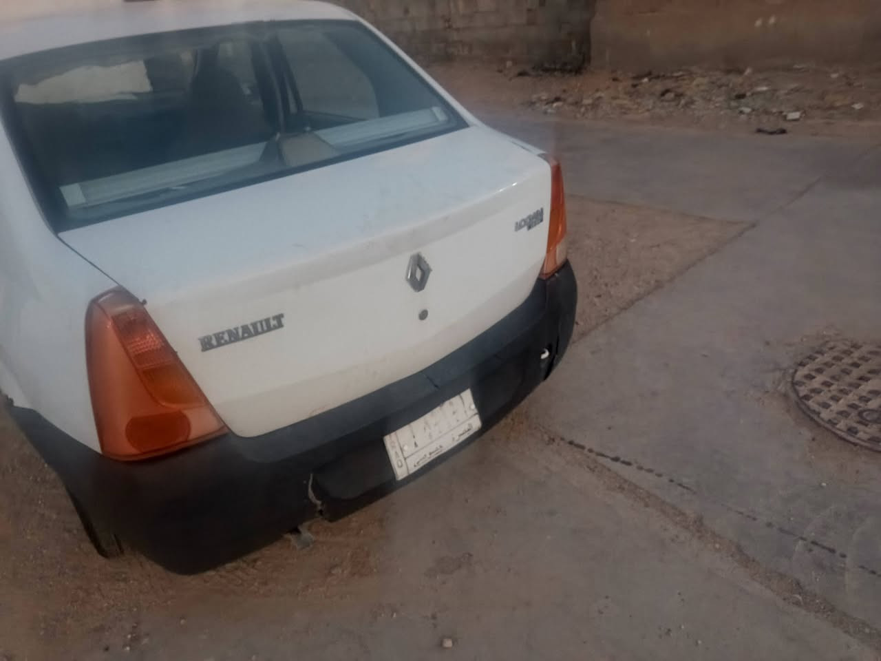 رينو لوكان ٢٠٠٩ رقم بصره  بيها محرك وكير كورلا بس محرك بي بوشه فاطره  سياره نضيفه عوزه بس طابوكه ابيع كوم حديد  ب 20 ورقه العنوان ميسان للأتصال  ‏‪***********‬‏
