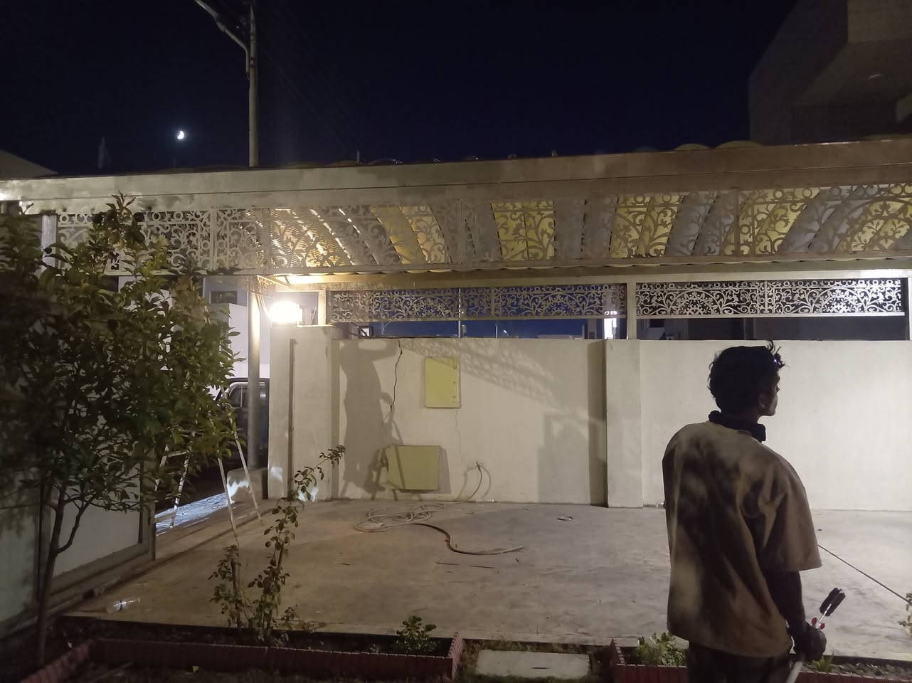تم بعون الله عمل سقيفه في مجمع نجمه بغداد ونشكر كادر مكتب الصادق اللسقائف كي سبان سعر المتر 25الف***********
