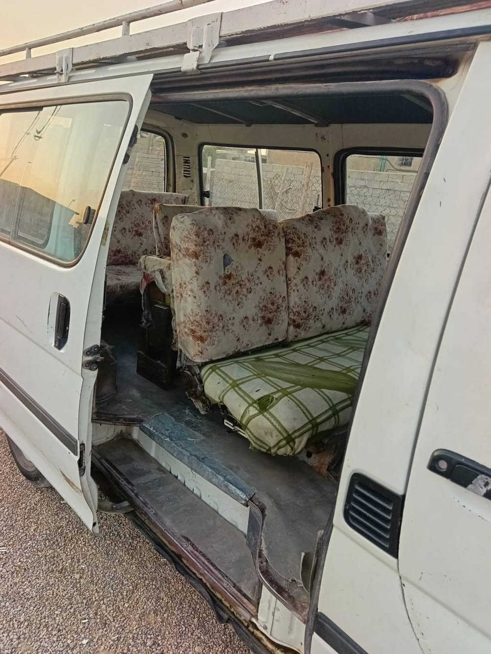 للبيع موديل 96محور كاز تجفيت جديد رقم واسط بسمي تحويل مباشر رقمها حمل كير ومكينه واكسن خير من الله كهربائيات كلها شغاله للاستفسار الاتصال ***********
