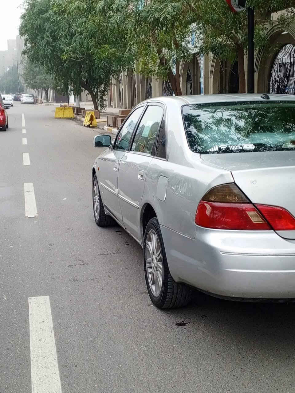 🚗 تويوتا أفلون موديل 2001 (خليجي) - للبيع 🚗
السيارة نظيفة جداً وجاهزة 
🔹 المواصفات العامة:
الموديل: 2001 (وارد خليجي - استيراد خاص).
المحرك والكير: بحالة ممتازة (جديد).
الرقم: شمالي  تحويل مباشر، باسمي ثاني تحويل).
الوضعية القانونية: مفحوصة حاسبة عامة في كل محافظات العراق (سليمة تماماً من السرقة أو الحجز).
🔹 الوضع الميكانيكي والكهربائي:
التبريد والتدفئة: تبريد ثلج + تدفئة شغالين بكفاءة عالية.
الكهربائيات: مكفولة بالكامل، جميع الكيجات والأنظمة شغالة.
التخم إطارات: جديد بالكامل مع ويل كب جديد.
الحدادية: أمامية وخلفية جديدة (تراي السيارة بحالة الزيرو).
الأنظمة الشغالة: مثبت سرعة (كروز كنترول)، 
🔹 الإضافات والجمالية:
الداخلية: نظيفة جداً وبحالة الوكيل (الكشنات جديدة)، ولا يوجد أي ضوء تحذيري مشتعل في الدشبو.
الشاشة: مزودة بشاشة وكاميرا خلفية.
الجام واللايتات: جام أمامي جديد، ماصدات الشركة، لايت أصلي (الناصي أصفر، والعالي ثلجي).
قطعتين ونصف فقط (صبغ خارجي بدون داخل).
💰 السعر: 85 ورقة تم تنزيل السعر الى 78 قفل
📍 الموقع: الأنبار - قضاء هيت
📞 للتواصل والاستفسار: ***********
