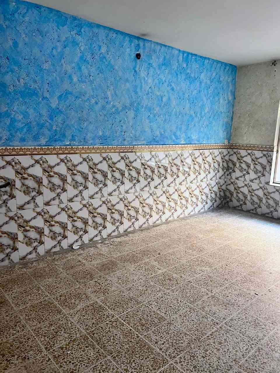 سلام عليكم بيت الايجار مساحته 100متر يتكون من صاله ومطبخ وكلدور وغرف نوم سعر لايجار امناسب 200قفل العنوان حله شارع ام البنين
لاستفسار اكثىر او مراجعت مكتب بهاء الجشعمي اللعقار العنوان حله شارع 100قرب جسر المشاه 
***********
