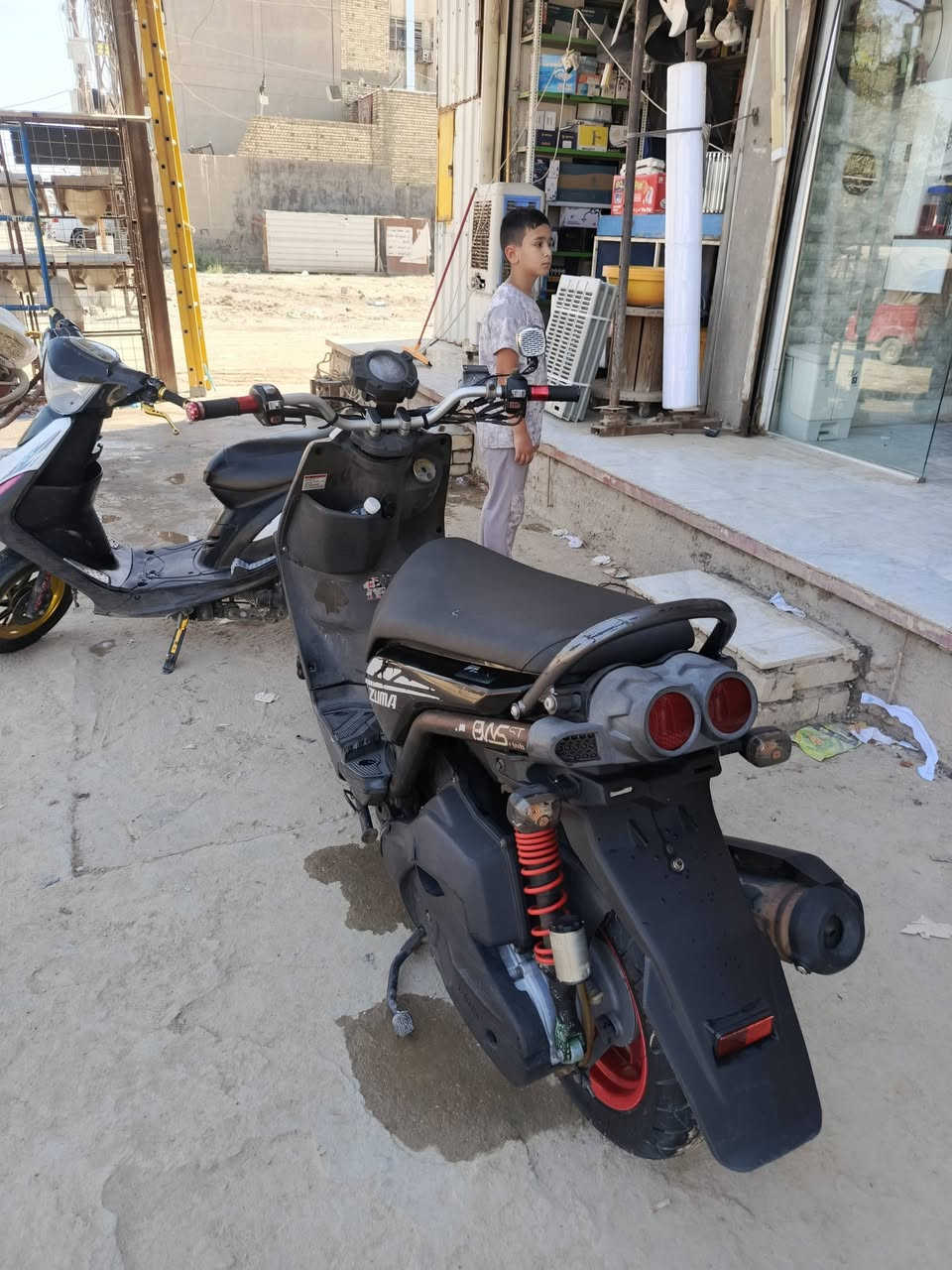 سلام عليكم دراجه صارلهه سبوعين ونص نازله من رمبه  دراجه نضيفه كفاله عامه السعر 1300 وبيه مجال العنوان قرب اقواس بغداد الاستفسار  *********** الرقم الثاني  
***********
