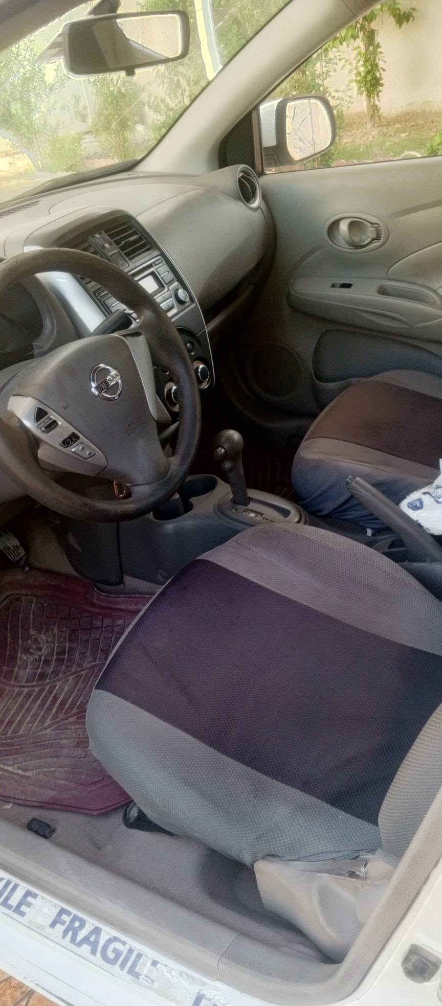 نيسان سني ٢٠١٦ هندي 
بيها جاملغ خلفي مصبوغ
بيها ملاحظات بسيطه 
مكينه كير حداديه جديده 
تريد تحويل تريد وكاله
السعر ٧٥ 
للاتصال ***********
مكان سياره حله
