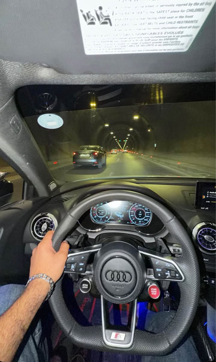 audi a3 
فول دەسکاری لە جوانکاری سەیارەکی بێ مەسرو بی تەقەو رەقە دەرکەی سەکن + جاملخ سبوج بێژۆری یەک تەعدیل گجکە 

پانۆراما
داون پایپ
پۆپبانگ
پلاک Racing
کۆیل APR
ویل BBS کون کون
پستن RR
گێج ئەلیکترۆنی 
سوکان RS
لیت A5
لیدو کاربۆن فایبەر 
کار پلای
کوشین جلد
رادار 

مەسروفێکی زۆری لێکراوە مەکینە ٢٠ تۆربۆ 
***********
گۆرینەوەش دەکەین أربيل, العراق

