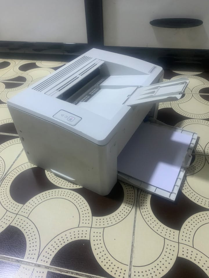 طابعة HP LaserJet M102a للبيع
ليزرية اسود وابيض طباعة فقط بدون سكنر
الطابعة نظيفة جداً مثل ما موضح بالصور وكاترجها متوفر وسعره بين ١٠ - ١٥ الف
مطبوع بيها ٢٢٥٠٧ ورقة فقط مبين بالتقرير مالتها l
وموجود بالصور كل تقاريرها وتفاصيلها
السعر ١٥٠ الف

بغداد/شهداء البياع
***********
