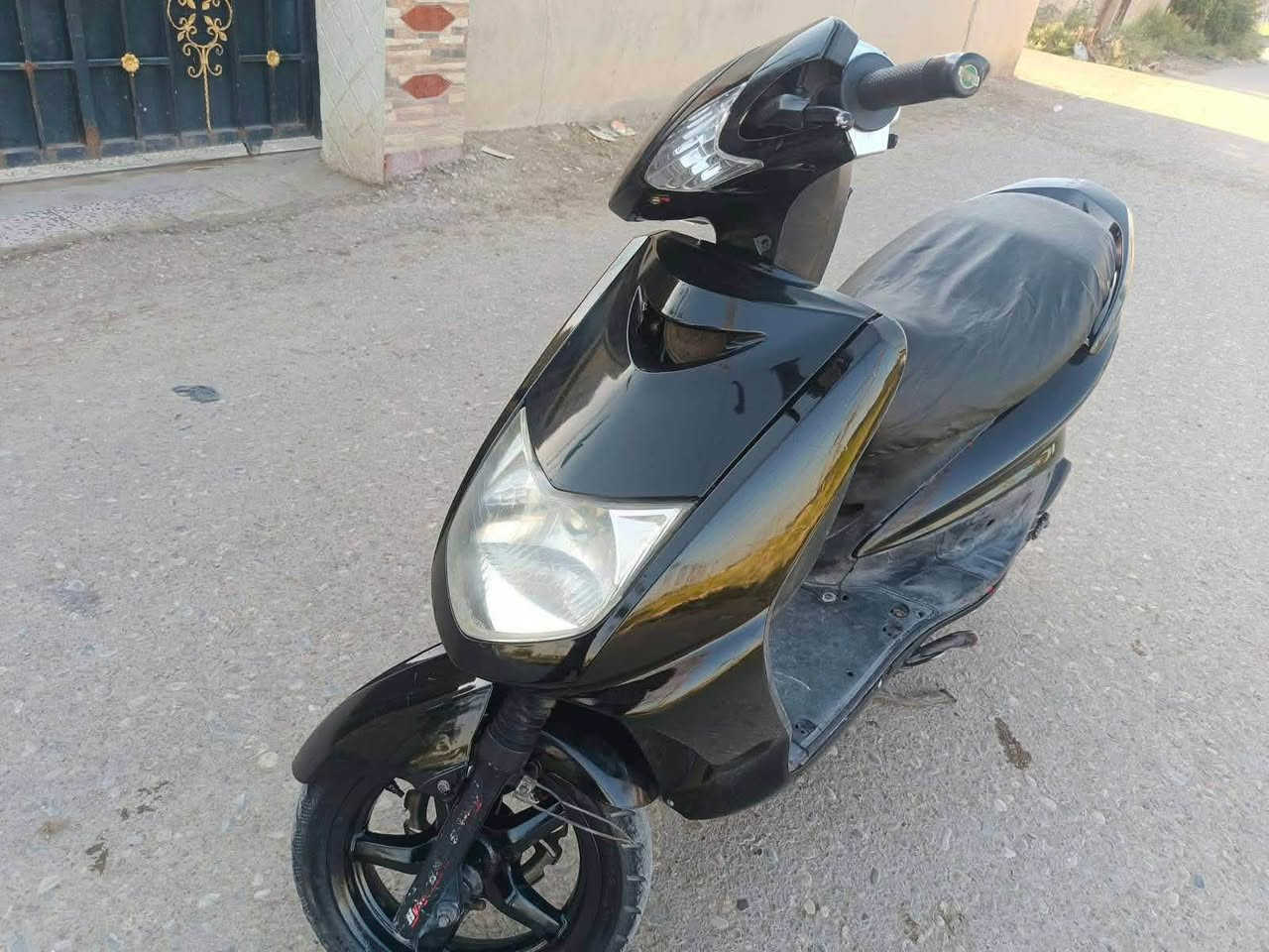 السلام عليكم
سكنس كوري نثيه 140بس الدشبول امبدل الدراجه نضيفه او خير من الله لا نضوح لا تبخير نعومه بل محرك اشاير يمنه يسره شغاله نكره سلف هندر شغال كله شفاله السعر 350او بيهه مجال للطيبين التصال ***********📞
