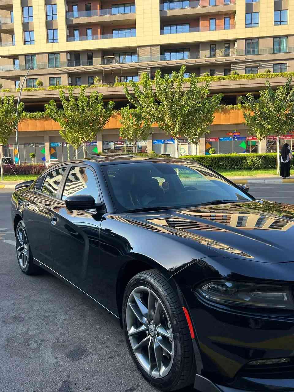 دوج جارجر GT Plus 2021
فل أوبشن ومواصفات كاملة

مواصفات السيارة:

* رادار 
* كوشن جلد كهربائي
* كوشن خزن (ذاكرة)
* كوشن سارد وتسخين
* كوشن خلفي تسخين
* تشغيل عن بُعد (Remote Start)
* شاشة كبيرة Uconnect
* سماعات Alpine أصلية
* كاميرا خلفية
* حساسات خلفية
* بدلات (Paddle Shift)
* سلاید (Slide)
* سوبر تراك باك
* جنوط سبورت
* جناح خلفي سبورت
Super track pack
* ومواصفات إضافية خاصة بفئة GT Plus

السيارة عليها جوانكر وتعديلات خارجية كاملة بشكل راقي، شكلها مميز ومرتب

السيارة ما بيها أي حادث قوي:

* بدون الايرباک
* الشاصي سليم

تم تبديل بابين فقط بقطع وكالة،
الباب الخلفي جهة السکن بيه نص صبغ

الكير والمكينة على الشرط،
***********
