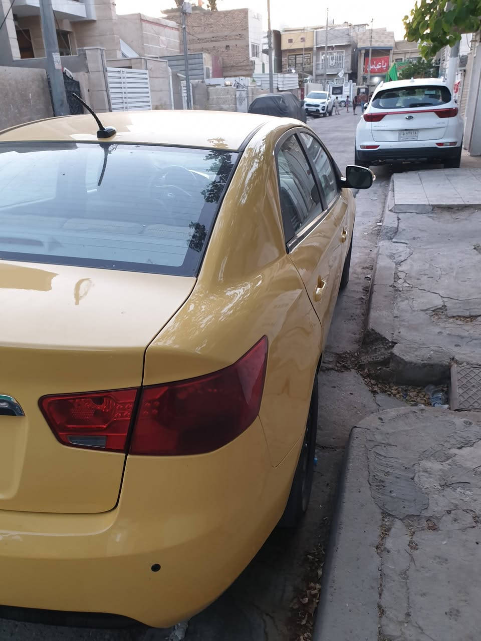 🚕 كيا فورتي 2013 تكسي للبيع – مال رزق وجاهزة ✨
رقم انكليزي جديدي سنوية 31 

بيه منظومة غاز شغالة 
سونار بالصور 

​السيارة نظيفة  وجاهزة للشغل فوراً (شغل واطلع بيهه لرزقك).

​📌 المواصفات باختصار:

​المحرك والكير: بشرط الفحص، بحالة ممتازة 

​التبريد: ثلج

​الوضعية: حدادية وكير ومحرك مكفولة، والداخل مدوشم الكاعية جلد

​المكان: بغداد

​السعر: [87] (بيها مجال بسيط للشراي الجاد)

​للاتصال والاستفسار: [***********]

​ملاحظة: السيارة جاهزة للـشغل . الاتصال للشراي وماقصر وياه بالمعقول.
