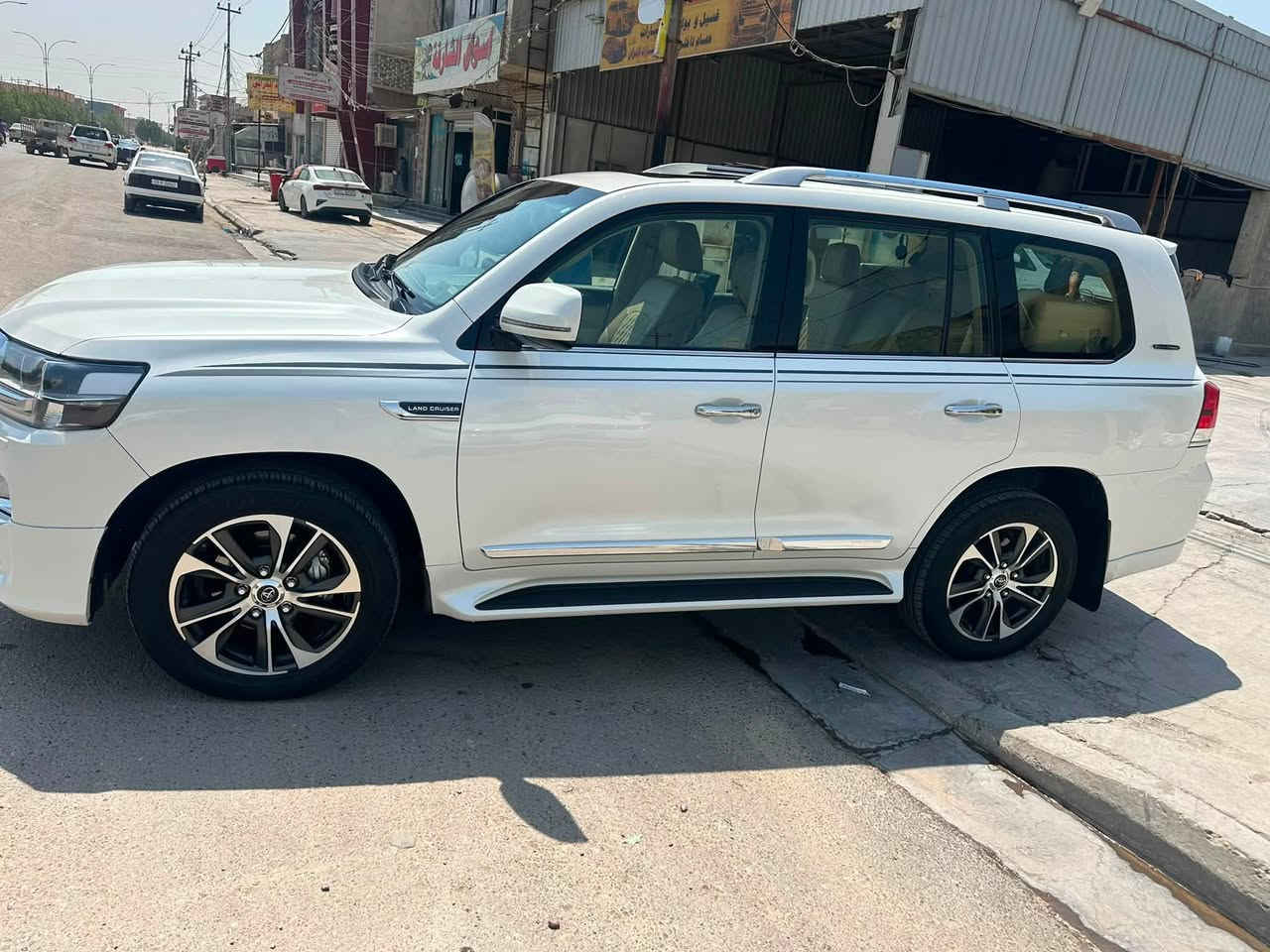 لاند كروزموديل٢٠٢٠
ماشيه٧٨
السياره مكفوله 
ساز فول مواصفات
السعر ٥٤وبيه مجال
مكانه فلوجه
ت***********
