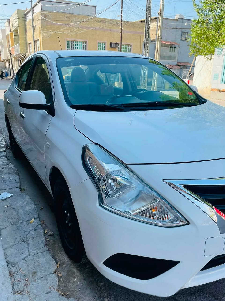 يالله ❤️
نيسان سني هندي 2022 ماشية 100 السياره جديدة مكفولة كير ومكينه تبريده ثلج وبعده على وضع الشركة بيه فقط جاملغات ثنين خلفيات صبغ وقبق جنطه معدل فقط تحويله 
ثاني يوم 
السعر : 100 $
عنواني : بغداد /  الطوبجي 
الرقم : ***********
