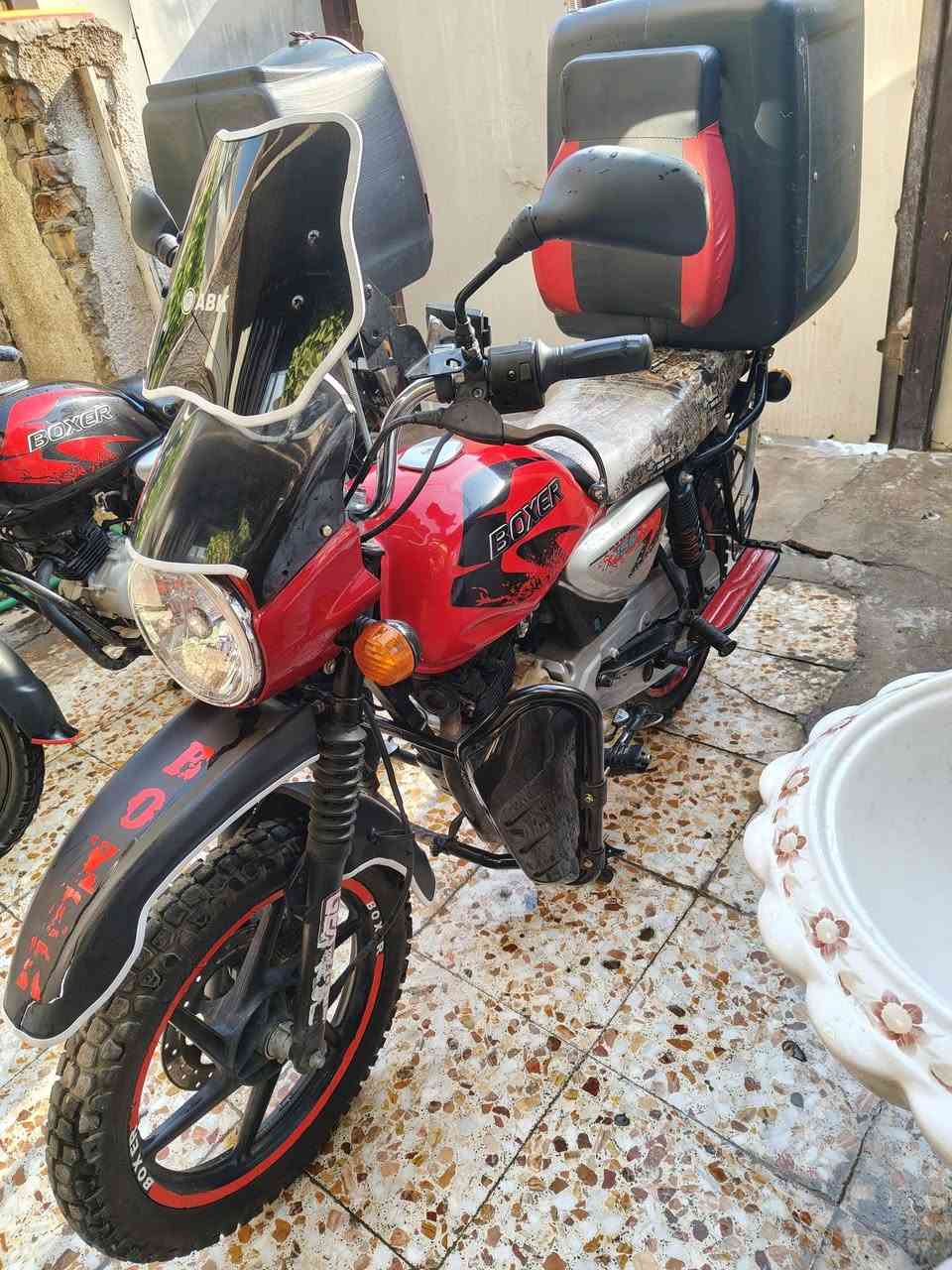 بوكسر موديل 23 دراجه نضيفه كللش احله من الصوره دراجه كامله امكمله مابيه نقص او هاي صوره موضحه كدامكم دراجه  سعره 1700 او بيه مجال   مكانه بغداد زعفرانيه رقمي اي استفسار عنه    ***********
