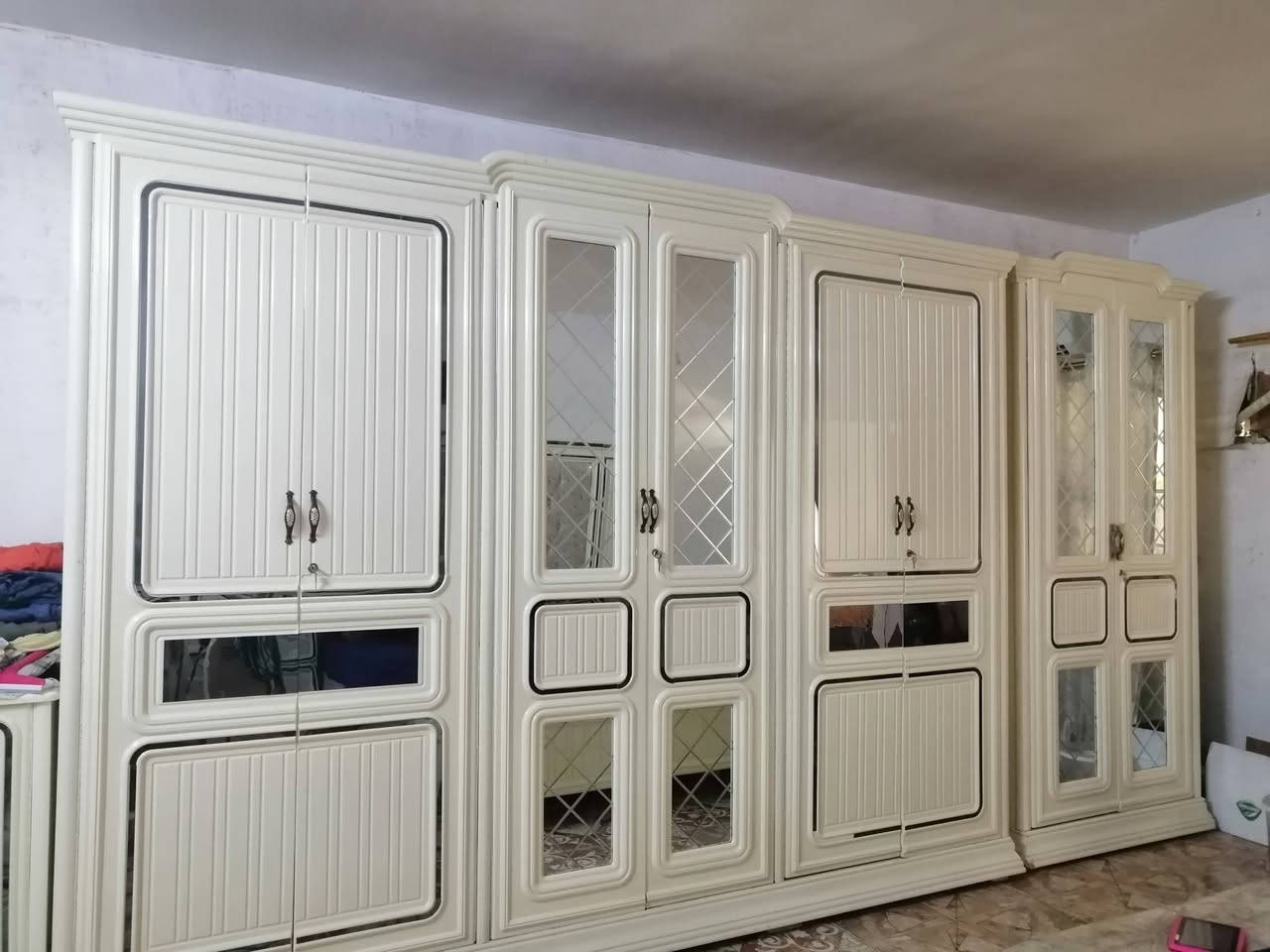 غرفه نوم • استخدام قليل • واتساب