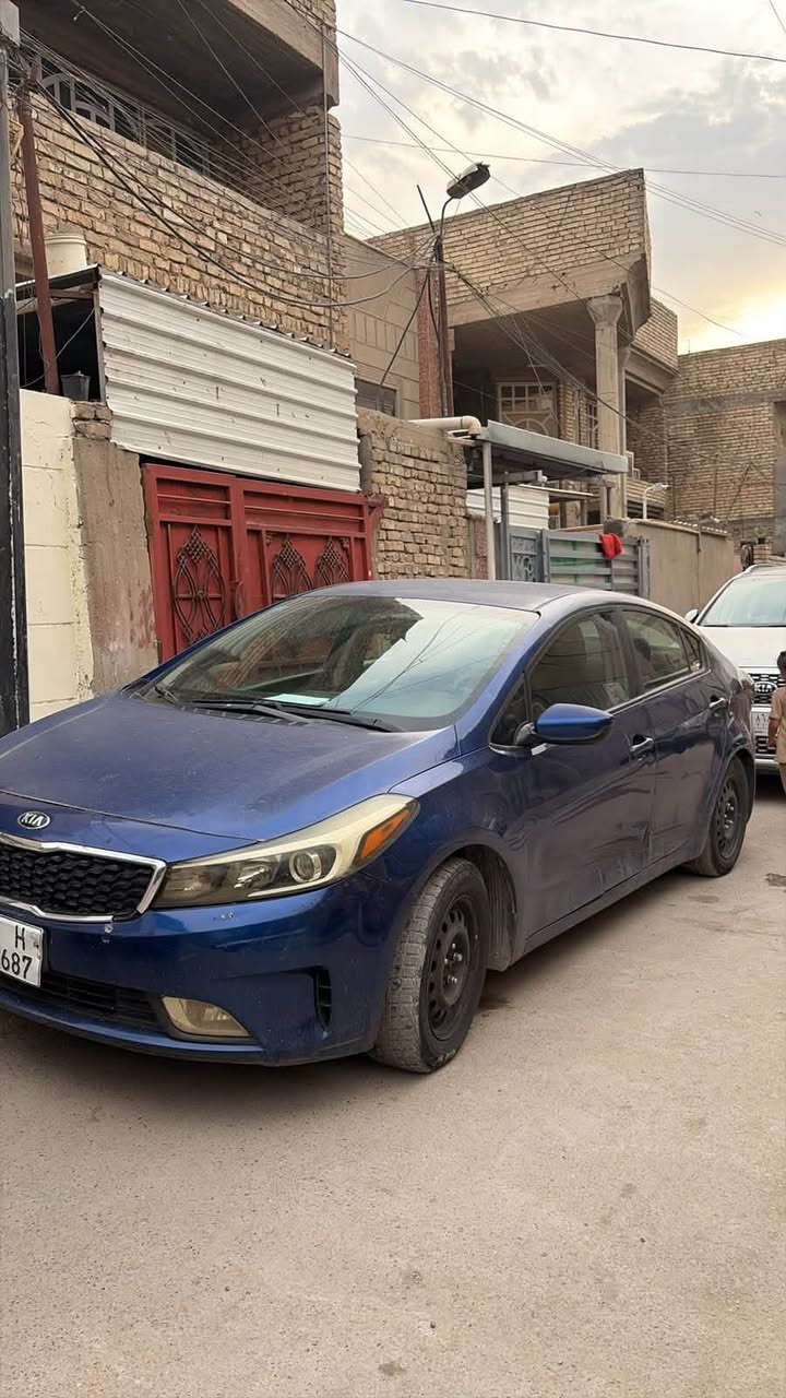 كيا فورتي موديل 2018 ماشية 140 الف 
حادثها صندوق وجاملغ خلفي بجم كبس
وصار بيها ضربة باب السايق يرجع بارد ابيعها على وضعها + السونار المرفق بالصور هذا الي اشتريت بي 
كير مكينة تبريد خير من الله 
الگشر شوف العين بي ملاحظات 
رايدها ب 87 وبيها مجال 
مكانها السيدية
***********
