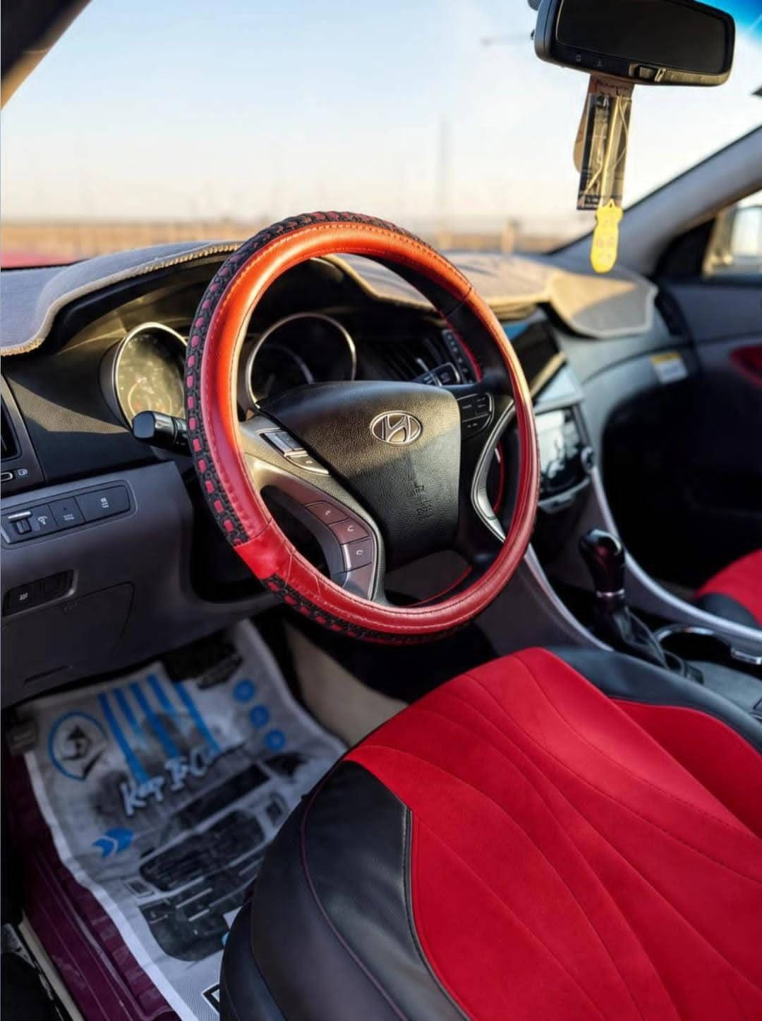 للبيع 🚗✨
​نوع السيارة: هيونداي سوناتا
الموديل: (  /2013 / )
اللـون: رمادي (رصاصي) مميز

المواصفات:
​محرك قوي واقتصادية في الوقود.
​تبريد مركزي وشاشة معلومات.
​التكييف والصيف والشتاء بحالة ممتازة.
​الداخل نظيف ومتناسق.

الموقع/الانبار -الرمادي

 سعر  تصال ع رقم  /***********
***********

العداد/86000
المحرك/2400مرغوب
الصبغ/قطعه واحدة
