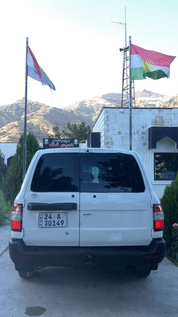 لاندگرۆسەر 
مۆدێل ١٩٩٩
مواسەفات فوول عادی
شاشە ئایپاد +ئێمپریفایەری بۆ بەستراوە 
لایتەکانی کامل زینۆنی بۆ بەستراوە 
غازی ئیتالی تازەی بۆ بەستراوە +دەبۆی وەلف چەورکردنەوە 
چوار تایەی تازەی بۆ بەستراوە 
تازە رەقەموو سەنەویو هەزەی بۆ نوێ کراوەتەوە 
مەکینەی بەشەرت 
گێر بەشەرت
دەبڵ ئەکسلی بەشەرت
تەبرید مەزبوت کار دەکات 
کارەبایات هەمووی کار دەکات 
بەناوی خۆمانە 
بە لایەکدا کەوتووە سبوغ عام کرایتەوە بەس شانو ناو دارگای زۆر جوانە 
پێشو پشتی کەپسە 
بۆ زانینی نرخ پەیوەندی بکە بەم ژمارەیە 
***********
شوێن هەولێر. أربيل, العراق
