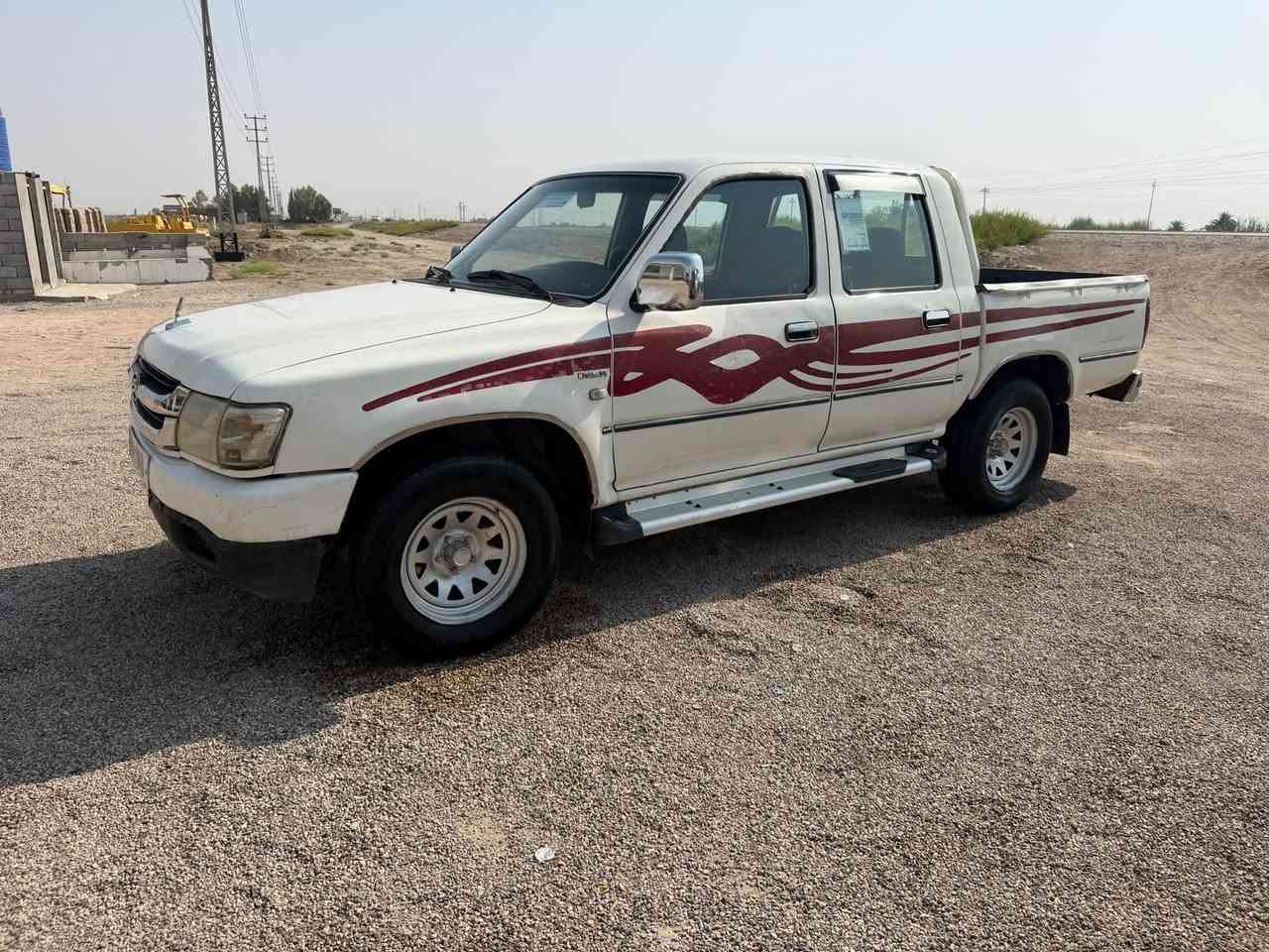 ‏سلام عليكم دير للبيع
موديل 2006 
رقم انكليزي 
سنويه لل 28
سياره جديده وجاهزه ماناقصها اي شي تخم تاير حداديه جديده
مكينه كير جدد 
السعر 45$ 
بيها مجال قليل 
عنوان ذي قار قظاء الفجر   ***********
