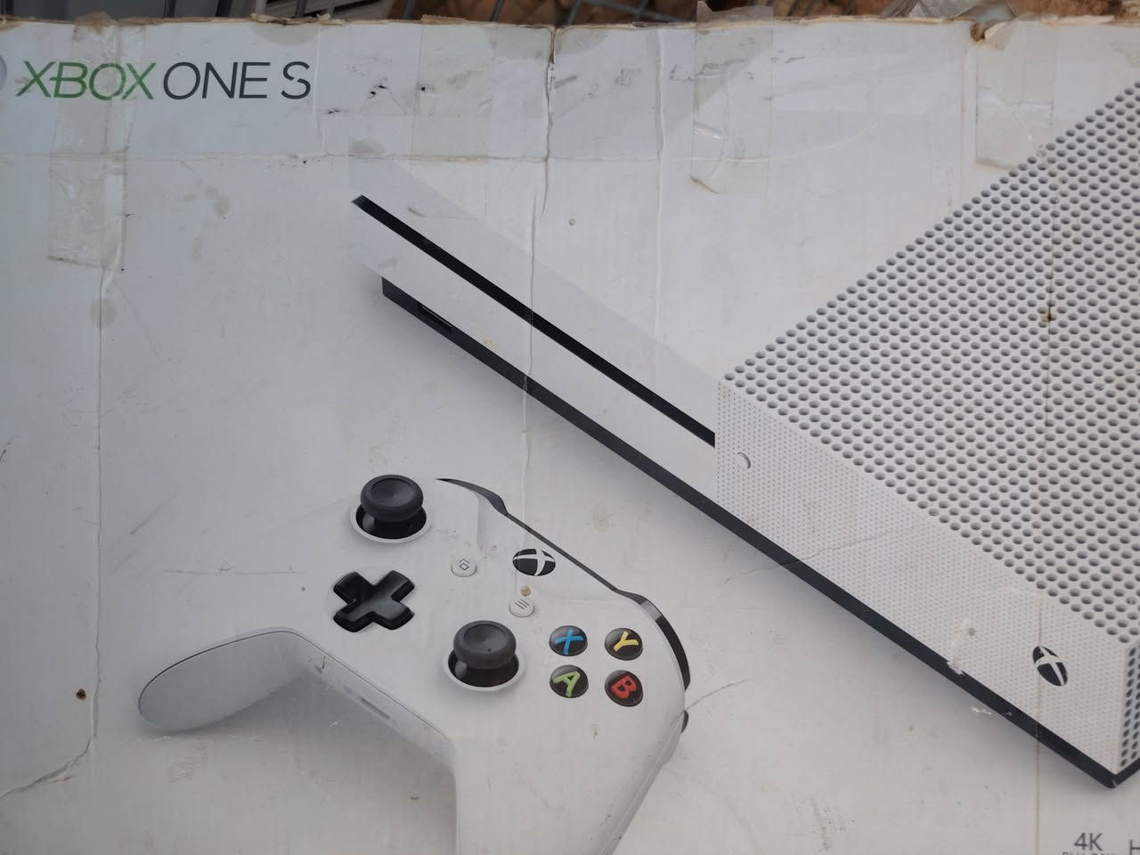 السلام عليكم
جهاز XboxONE S
نضافه ٪100
الذاكره - 1TB   كارتونته الاصليه وياهه 
1- لوك ستيكر ما مفتوح أبد
2- حيل نضيف ومرتب
3-ملحقات الجهاز كامله
الملحقات
جويستكات عدد 2 أصليات وحده مال اكس والثانيه اس نضفات شغالات جدد
كيبل باور أصلي مال شركه
كيبل hd
كيم باس التمت 80
منزل بي 14 لعبه كلهن قويات
بطاريات يدات 3 وقاعده شحن
بي العاب مملوكه هم
كيبل شحن يدات مباشر هم
 سـعـره بـ 250 بي مجال ودللو وكالة بيجي الحبيبة @إشارة
العنوان صلاح الدين بيجي
الرقم ***********
