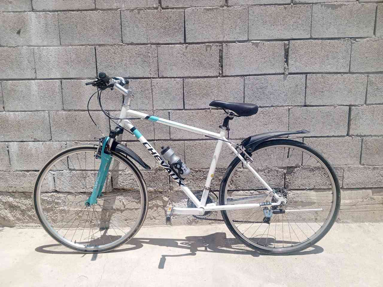 السلام عليكم 

بايسكل للبيع c700

ماركة فرنسية CHEVAUX

گير امامي 3 الخلفي 7 

السعر 100 التواصل على الرقم /*********** 

الخاص مفتوح

بيع مستعجل
