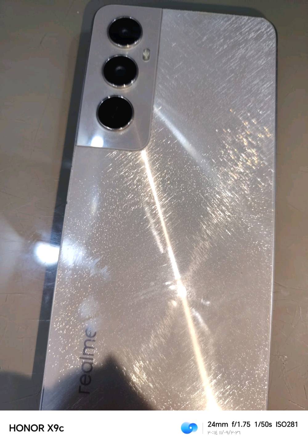 هاتفك الحالي هو Realme C65، وهو جهاز اقتصادي يتميز بشاشة مقاس 6.67 بوصة بمعدل تحديث 90 هرتز، وبطارية بسعة 5000 مللي أمبير تدعم الشحن السريع بقدرة 45 واط، مع معالج Helio G85  
مكسور 
السعر مناسب ١٢٥