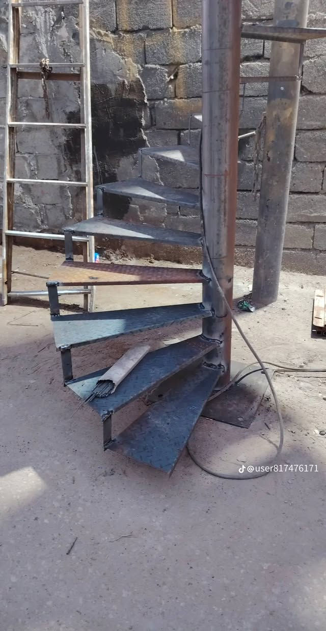 حداده عامه لجمي الأعمال ***********
