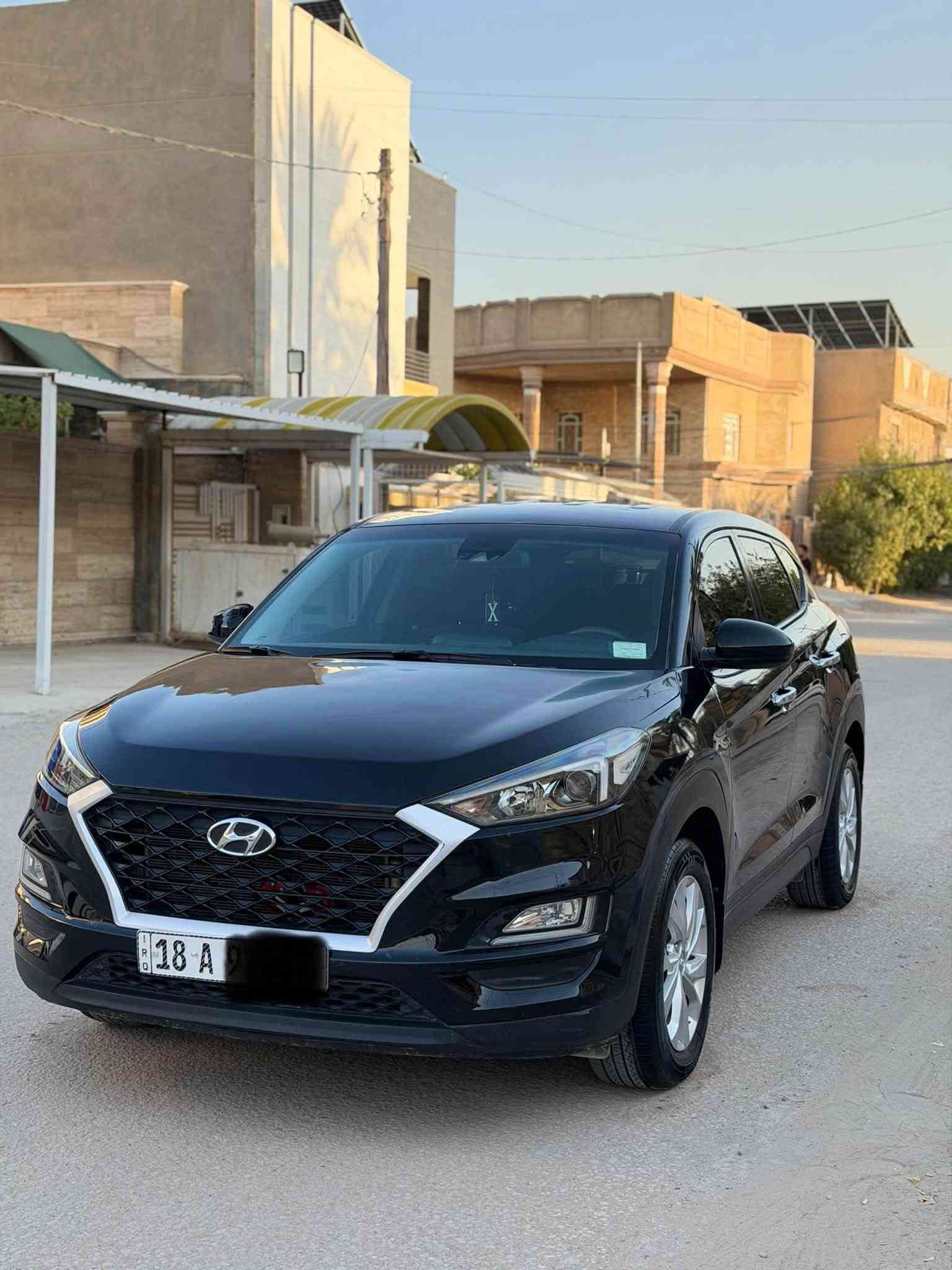 السلام عليكم توسان موديل 2019 وارد أمريكي بيها صبغ قطعتين بدون دواخل  محرك 2000  رقم بابل انكليزي بأسمي ماشيه 68 سعرها 135 وبيها مجال 
***********
