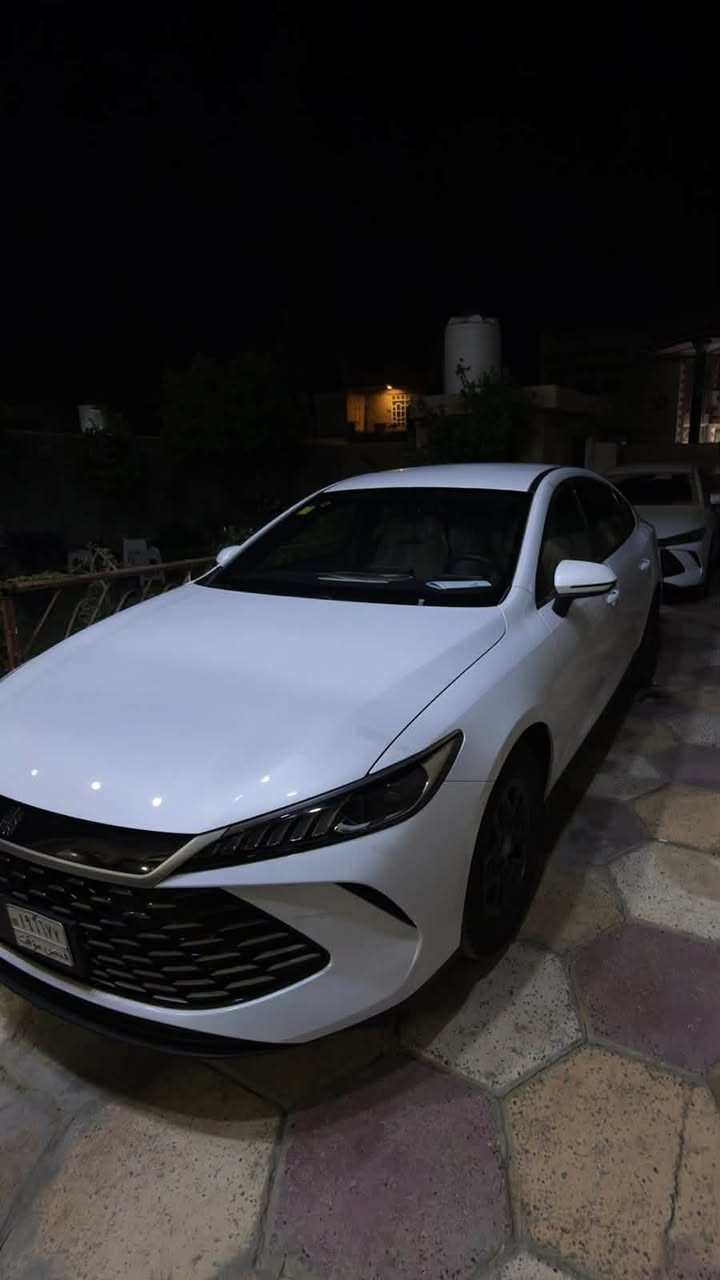 السلام عليكم 
Byd qin plas 2025 
ماشية 11.000 
السيارة نطخت و بالصور واضحة
( الماصدة يرادلهة جامة فقط ) 
مكان السيارة بغداد 
للاتصال ***********
السعر 17.800 وبيهة مجال
