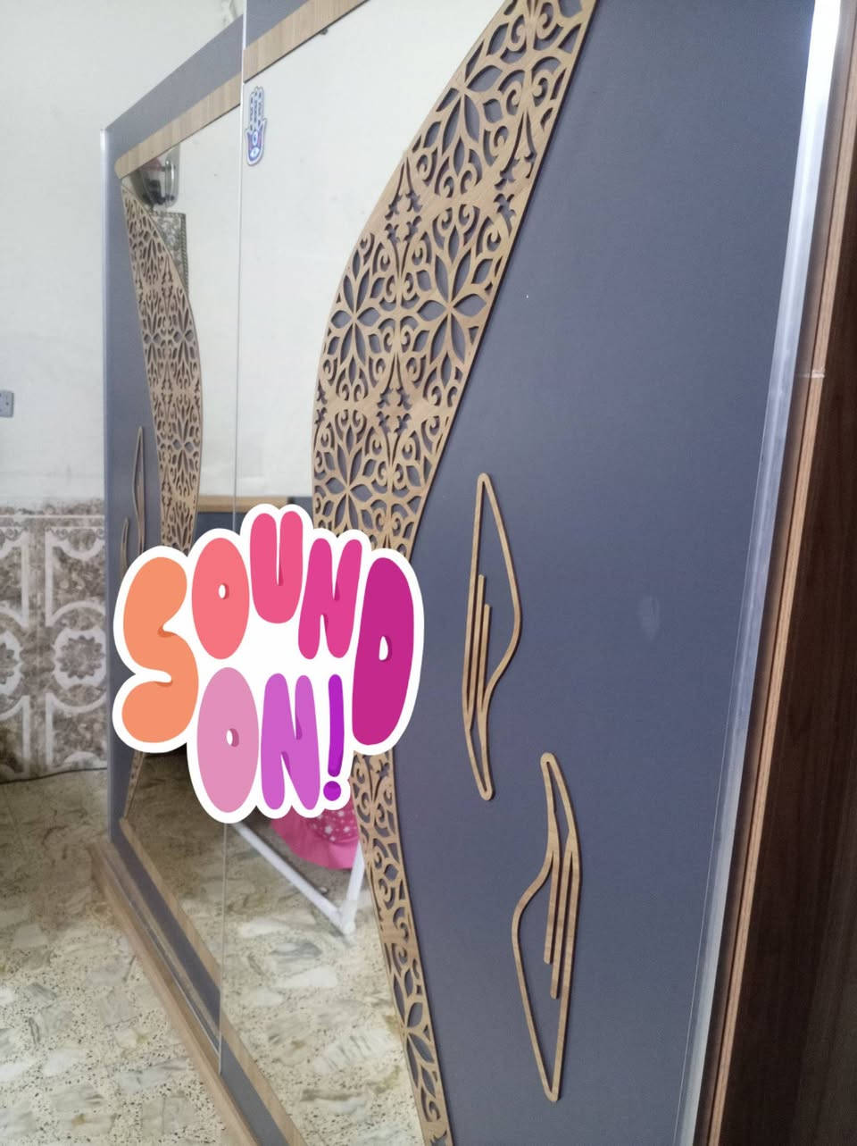 سلام عليكم غرفه لبيع مكان بغداد بلديات غرفه كامله جيربايه نفرين هيه وملحقاته كامله ما ناقصه اي شي  مستعجل علا بيعته سعر 350 رقم هاتف ***********
