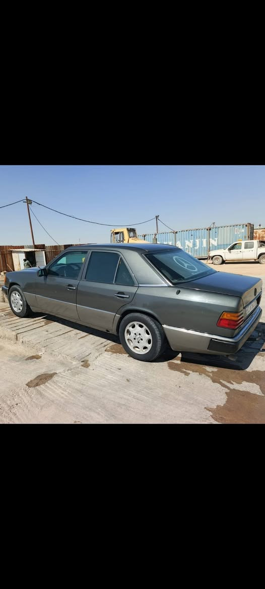 مرسيدس للبيع موديل 92 اللي عنده فرق يراوس ينطيني عندي بنيان حسب القناه السعر 55 العنوان نجف ***********؟؟؟؟؟مكينه وقير تبريد شرط
