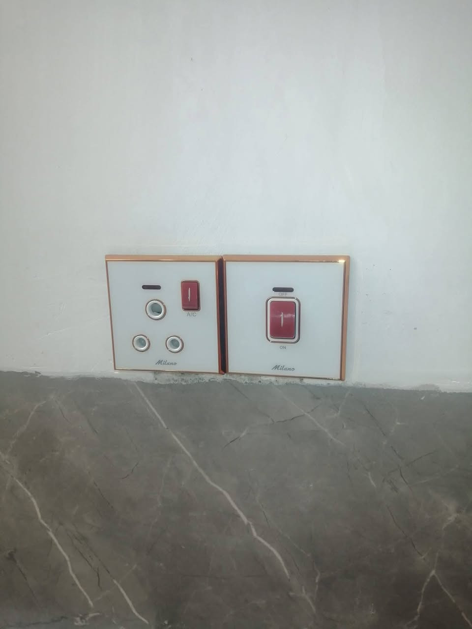 تأسيسات كهربائية عامه في كربلاء المقدسة سيمنز بوري وعمل بوردات سيطره وعاديه أيضا 
علي العبودي *********** واتساب
حسين العبودي
أحمد الخالدي
نعمل في كافة أنحاء كربلاء المقدسة وبابل
والله يرزق الجميع

