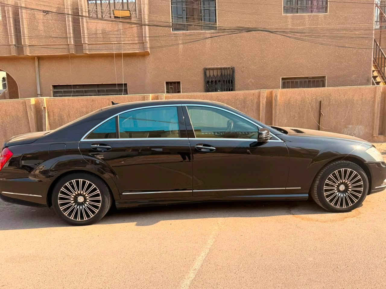مارسيدس 350 S
خليجي مكفوله
الون اسود

موديل 2012

فول موصفات  باب طويل 

تحكم ستيرن 

بنو راما 

خمس بردات 

باب شفط 

جنطه شفط 

زنون 

خمس بصمات 

رقم اربيل 

رقم  ‭***********
