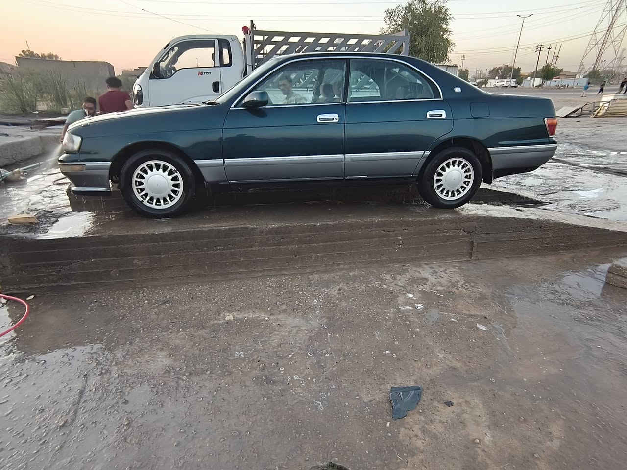بطة فصل  موديل ٩٤ سيارة كلش نضيفة رقم واسط رقم نكليزي، بسمي، تدفئة تبريد ليت زنون مكينة ديكلو ٢٥٠٠ كلش نضيفة بية رشات صبغت سيارة مال جناي سعر ٦٧وبية مجال 
***********
