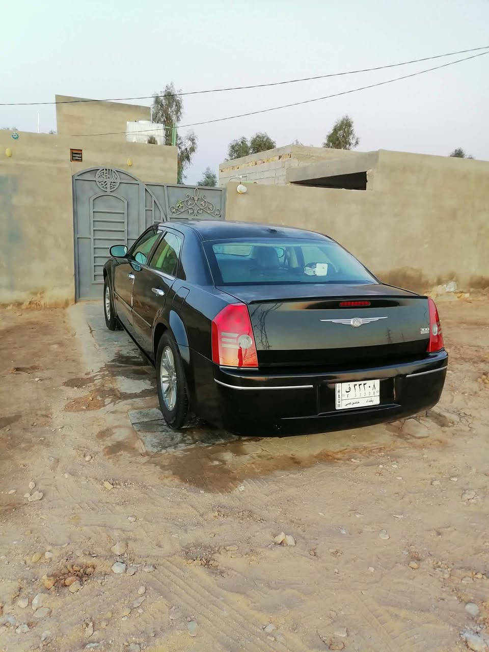 اوبامه ١٠ اصل السياره مكفوله من الضربه من التبديل فقط بيه مكانات صبغ قليله مكينه بل جيس وكير وتخم تايرات وحداديه كله جديد سنويه ال ٣٠ بسمي مكانه بل دوانيه بل سدير *********** السياره جاهزه من كلشي وما مشتغله خط دوم مال عسكري
