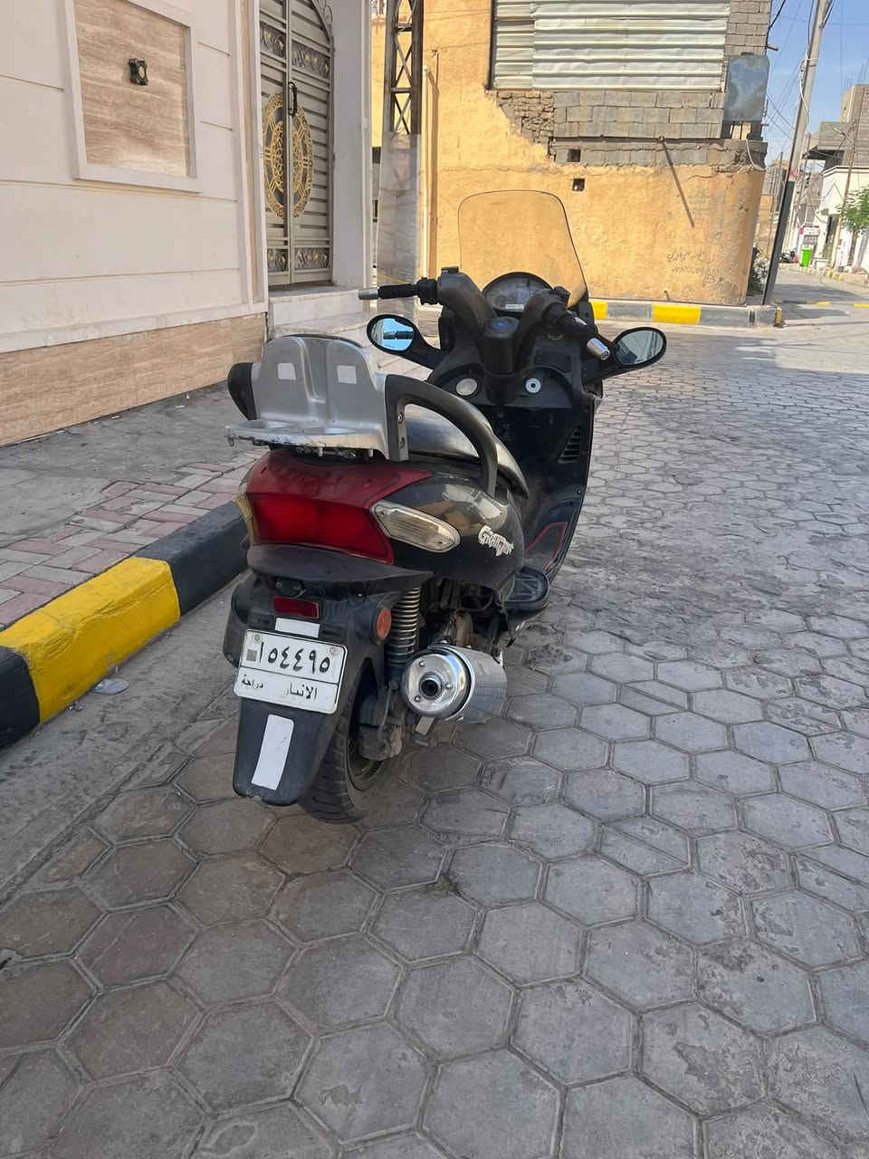 سلام عليكم 
موطور كايمكو للبيع 
محرك اخرس بلادي !!🚀
تايرات جدد كشر نضيف الموطور بعده جديد
السعر 11ورقه !!
العنوان الرمادي 
إذا شراي اتصل ***********
