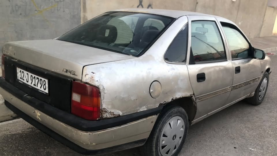 اوبل فكترا 
محرك ٢٠ 
سياره بدون حادث بدون صبغ بدون معجون 
سعرها ٣٠ 
***********

